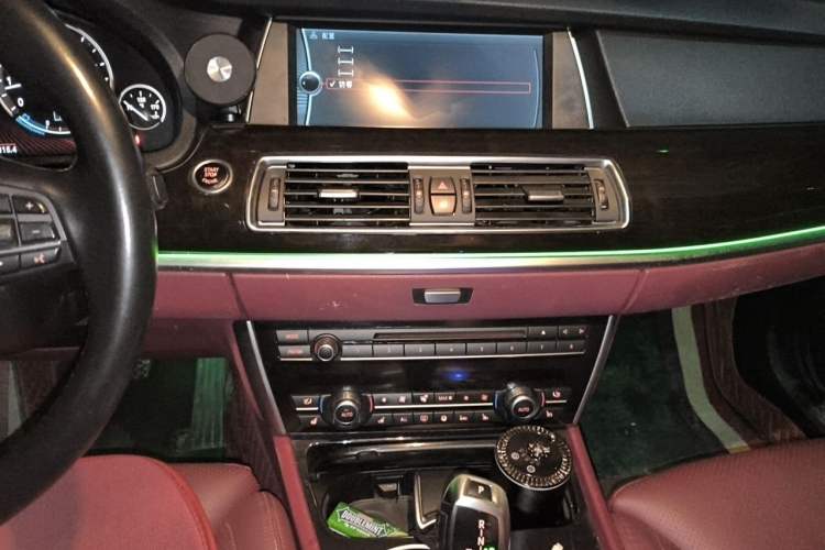 Used BMW 5 Series GT 2011 535i xDrive Luxury Edition Audio And AC Panel