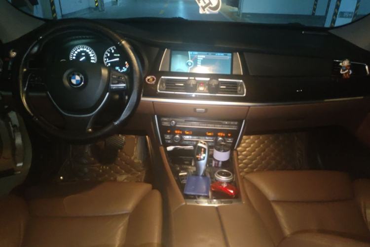 Used BMW 5 Series GT 2011 535i Elegant Edition Center Console