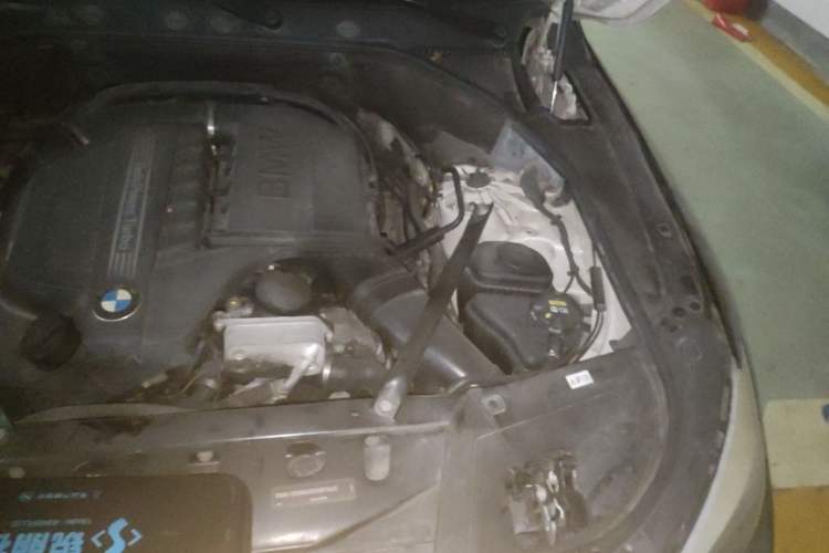 Used BMW 5 Series GT 2011 535i Elegant Edition Engine Bay Left