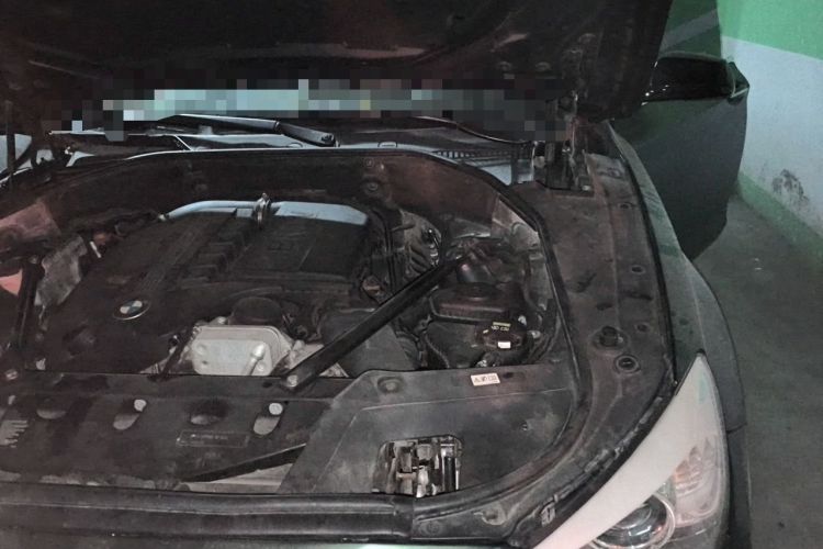 Used BMW 5 Series GT 2011 535i xDrive Luxury Edition Engine Bay Left