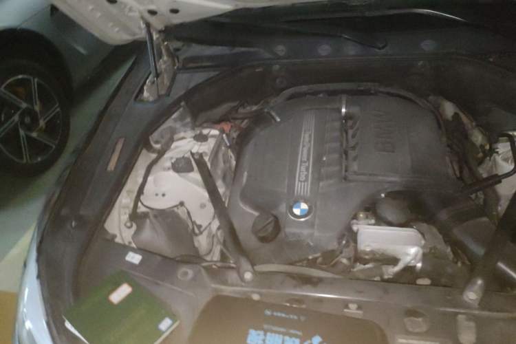 Used BMW 5 Series GT 2011 535i Elegant Edition Engine Bay Right