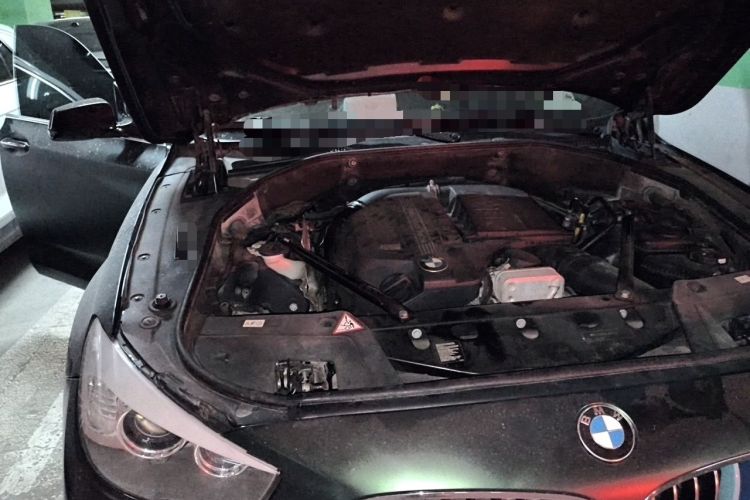 Used BMW 5 Series GT 2011 535i xDrive Luxury Edition Engine Bay Right
