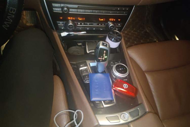 Used BMW 5 Series GT 2011 535i Elegant Edition Gear Lever