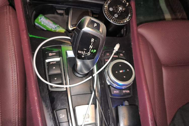 Used BMW 5 Series GT 2011 535i xDrive Luxury Edition Gear Lever