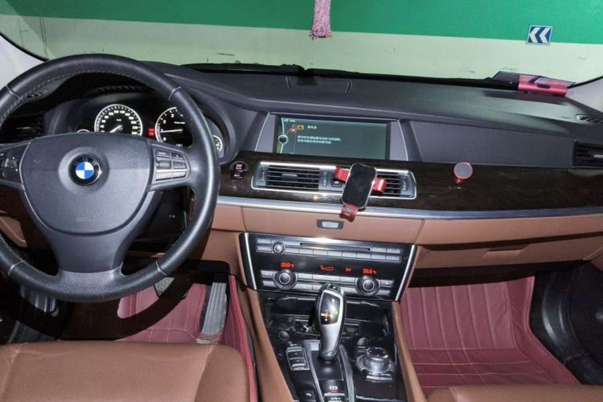 Used BMW 5 Series GT 2011 535i Elegant Edition Center Console