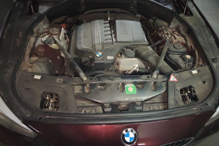 Used BMW 5 Series GT 2011 535i xDrive Luxury Edition Engine Bay