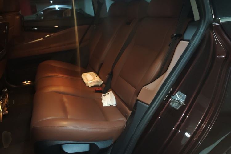 Used BMW 5 Series GT 2011 535i xDrive Luxury Edition Left Rear Seat