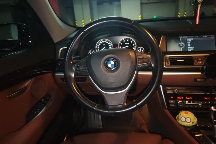 Used BMW 5 Series GT 2011 535i xDrive Luxury Edition Steering Wheel
