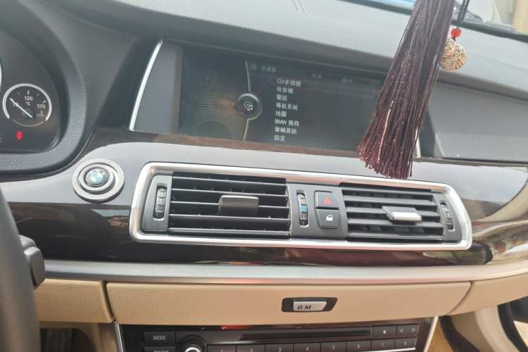 Used BMW 5 Series GT 2011 535i Elegant Edition Audio And AC Panel