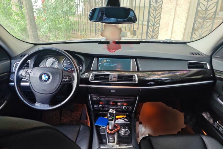 Used BMW 5 Series GT 2011 535i xDrive Luxury Edition Center Console