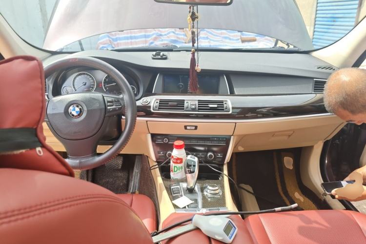 Used BMW 5 Series GT 2011 535i Elegant Edition Center Console