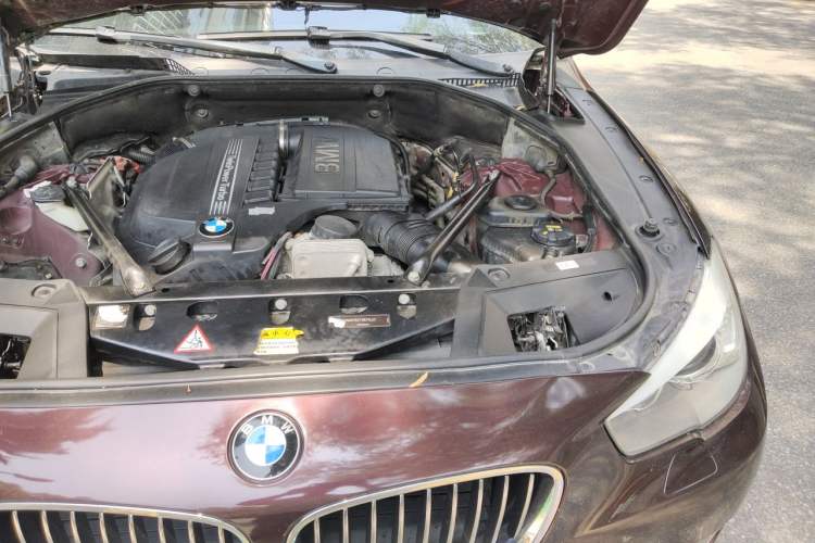 Used BMW 5 Series GT 2011 535i Elegant Edition Engine Bay Left