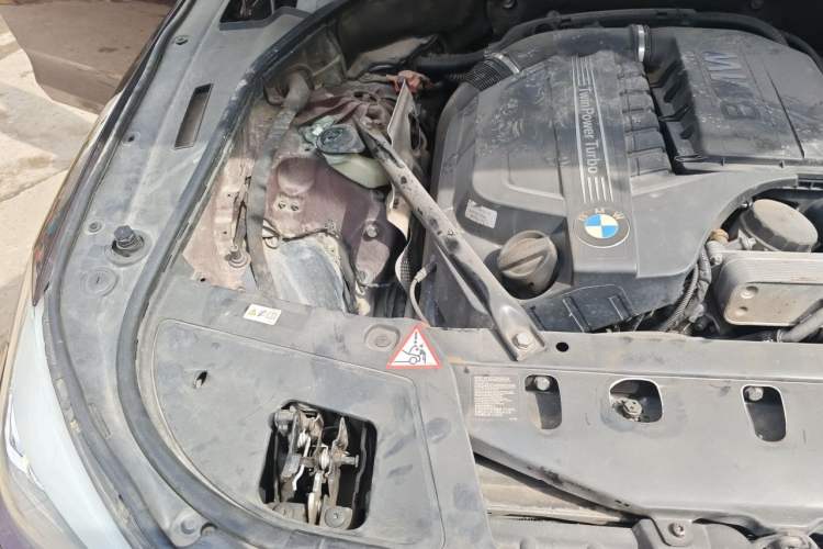 Used BMW 5 Series GT 2011 535i Elegant Edition Engine Bay Right