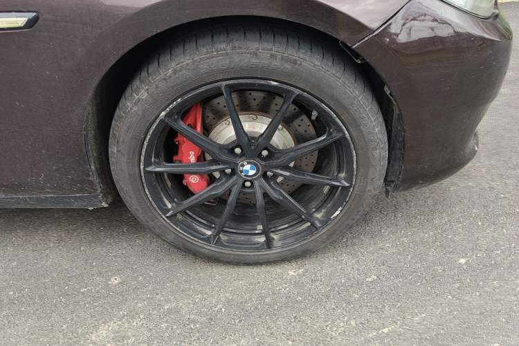 Used BMW 5 Series GT 2011 535i xDrive Luxury Edition Right Front Wheel Hub
