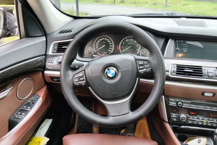 Used BMW 5 Series GT 2011 535i xDrive Luxury Edition Steering Wheel