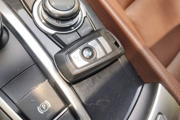 Used BMW 5 Series GT 2011 535i Elegant Edition Vehicle Key