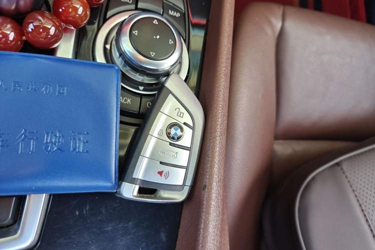 Used BMW 5 Series GT 2011 535i Elegant Edition Vehicle Key