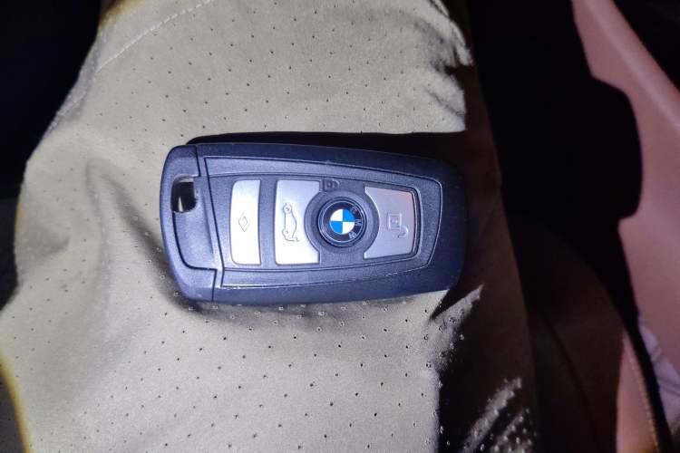 Used BMW 5 Series GT 2011 535i xDrive Luxury Edition Vehicle Key