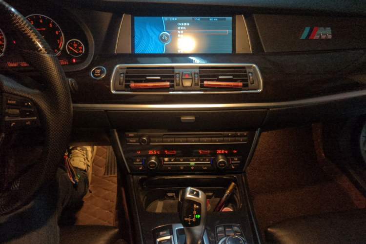 Used BMW 5 Series GT 2011 535i Elegant Edition Audio And AC Panel