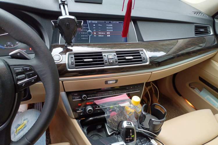 Used BMW 5 Series GT 2011 535i Elegant Edition Audio And AC Panel