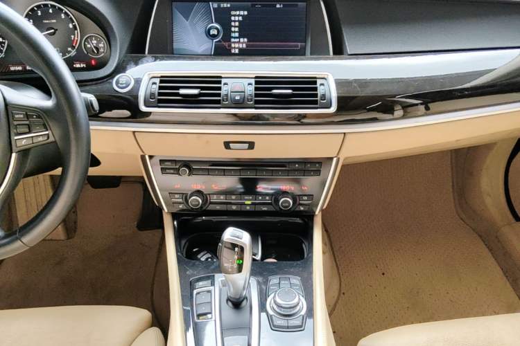 Used BMW 5 Series GT  Audio And AC Panel