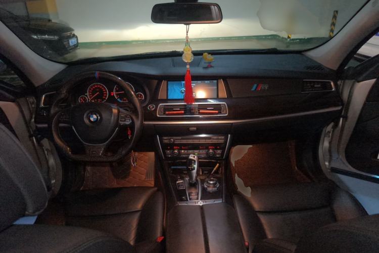 Used BMW 5 Series GT 2011 535i Elegant Edition Center Console
