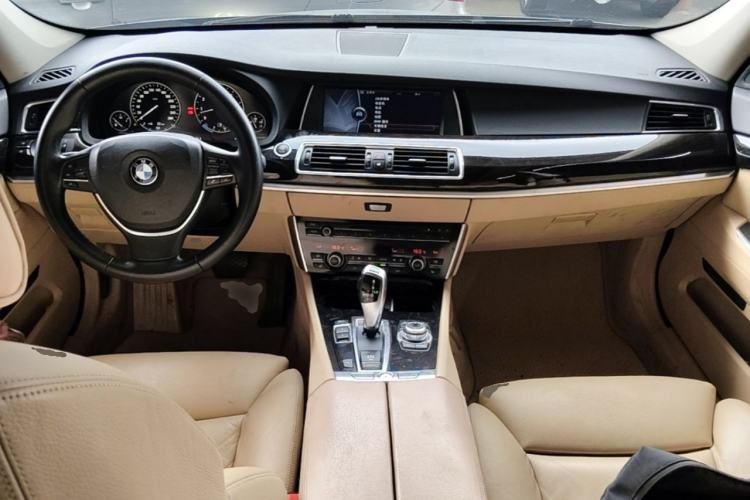 Used BMW 5 Series GT  Center Console