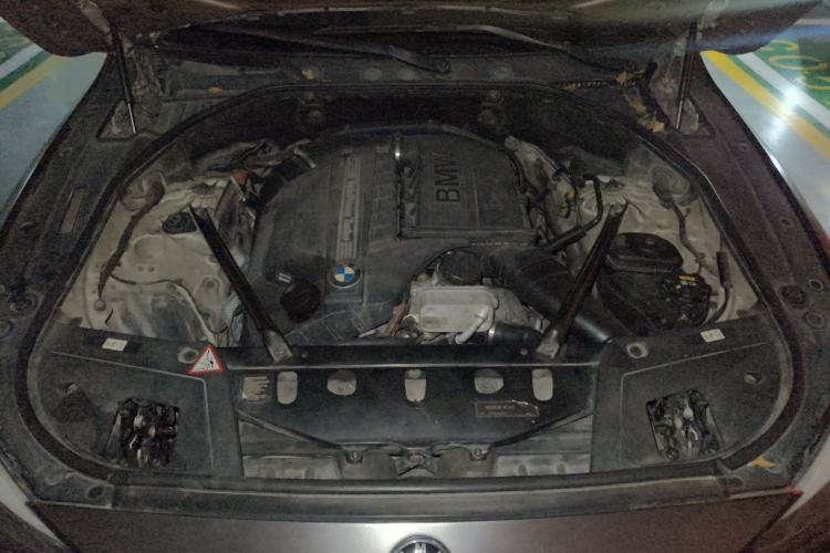 Used BMW 5 Series GT 2011 535i Elegant Edition Engine Bay