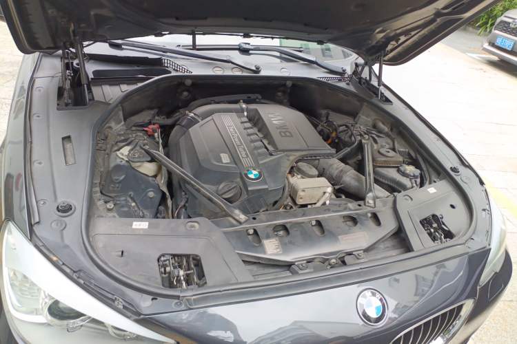 Used BMW 5 Series GT 2011 535i Elegant Edition Engine Bay