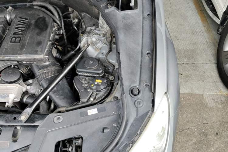 Used BMW 5 Series GT  Engine Bay Left