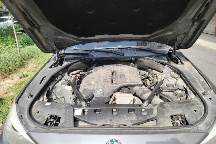 Used BMW 5 Series GT 2011 535i Elegant Edition Engine Bay