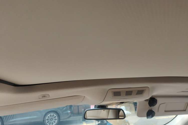 Used BMW 5 Series GT 2011 535i Elegant Edition Headliner