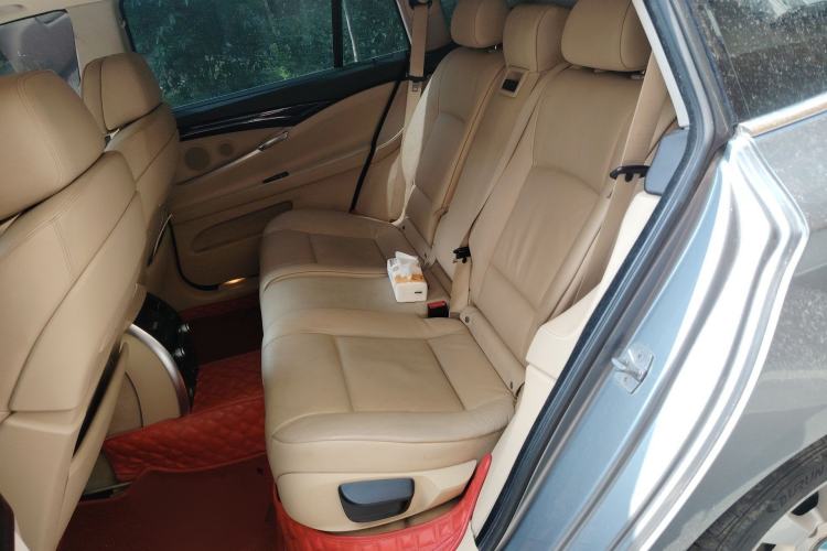Used BMW 5 Series GT 2011 535i Elegant Edition Interior 4