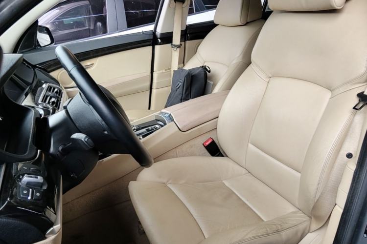 Used BMW 5 Series GT  Left Front Seat