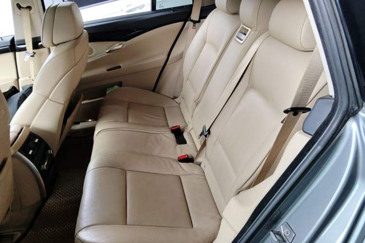 Used BMW 5 Series GT  Left Rear Seat