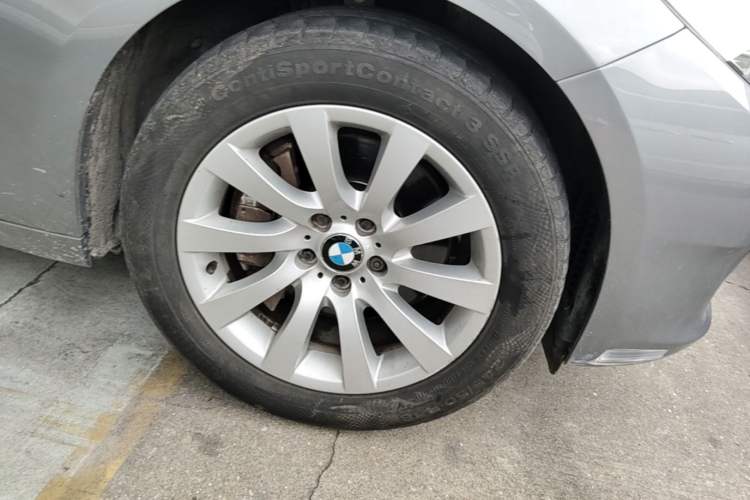 Used BMW 5 Series GT  Right Front Wheel Hub