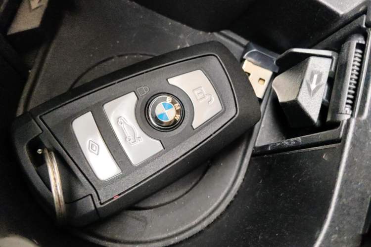 Used BMW 5 Series GT  Vehicle Key
