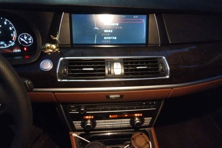 Used BMW 5 Series GT 2011 535i Elegant Edition Audio And AC Panel