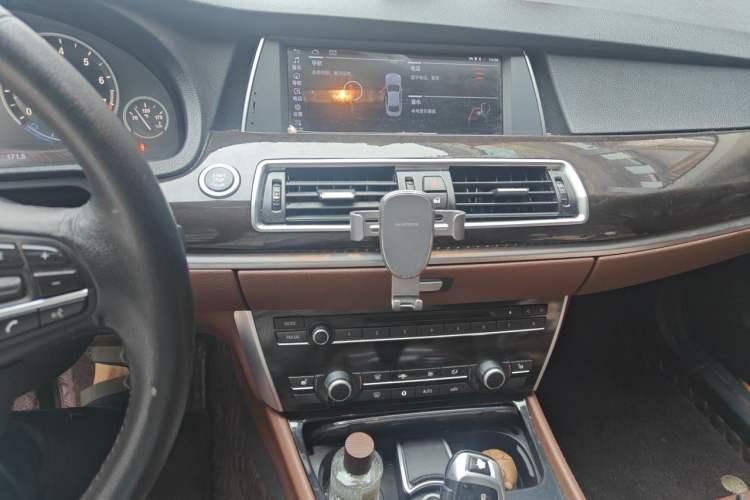 Used BMW 5 Series GT 2011 535i Elegant Edition Audio And AC Panel