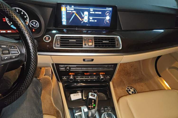 Used BMW 5 Series GT 2011 535i Elegant Edition Audio And AC Panel