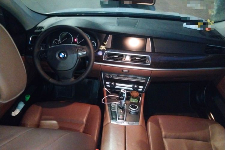 Used BMW 5 Series GT 2011 535i Elegant Edition Center Console