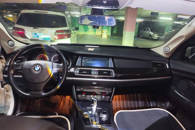 Used BMW 5 Series GT 2011 535i Elegant Edition Center Console