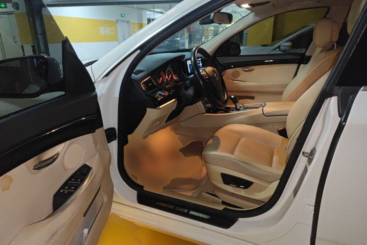 Used BMW 5 Series GT 2011 535i Elegant Edition Driver Seat