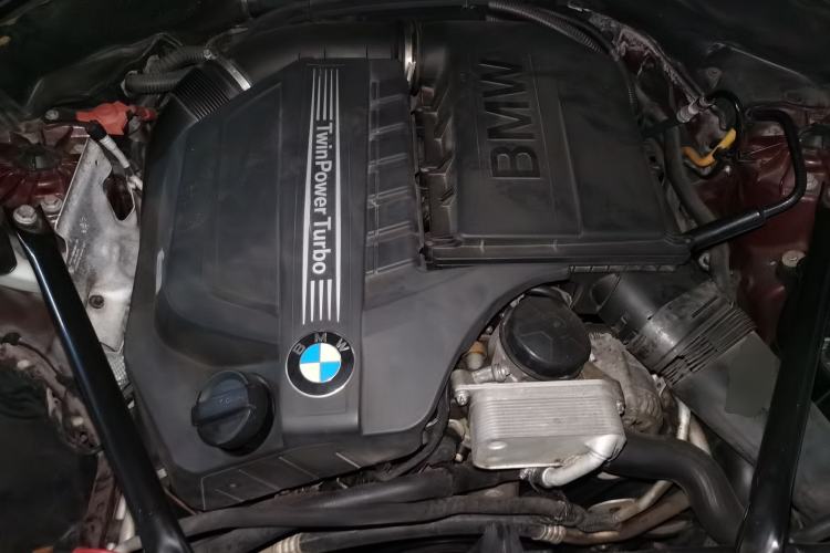 Used BMW 5 Series GT 2011 535i xDrive Luxury Edition Engine Bay