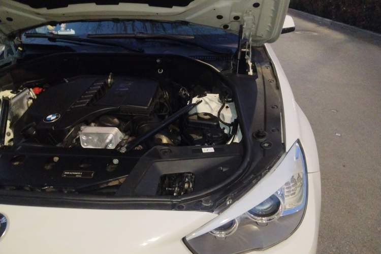 Used BMW 5 Series GT 2011 535i Elegant Edition Engine Bay Left