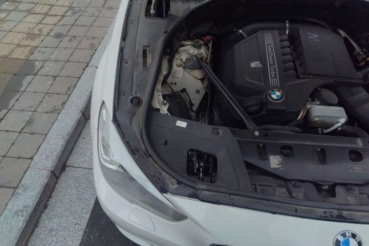 Used BMW 5 Series GT 2011 535i xDrive Luxury Edition Engine Bay Right