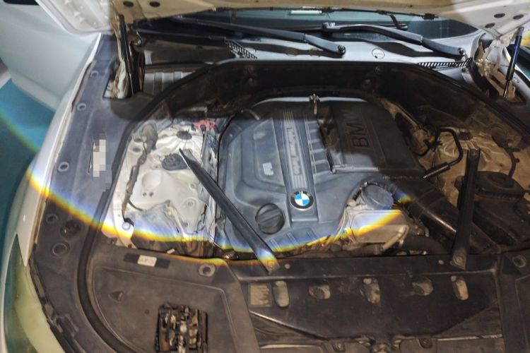 Used BMW 5 Series GT 2011 535i Elegant Edition Engine Bay Right
