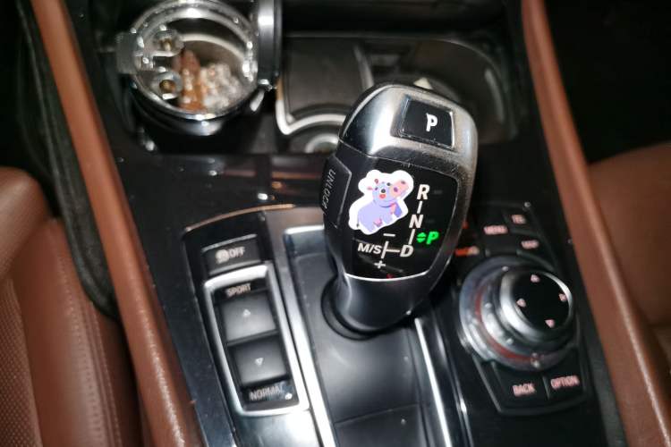 Used BMW 5 Series GT 2011 535i xDrive Luxury Edition Gear Lever