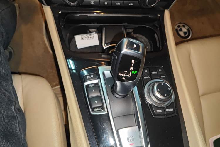 Used BMW 5 Series GT 2011 535i Elegant Edition Gear Lever