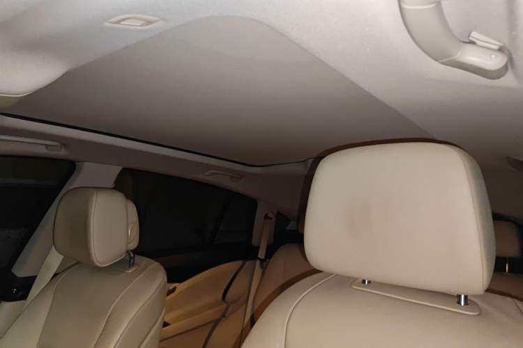 Used BMW 5 Series GT 2011 535i Elegant Edition Headliner